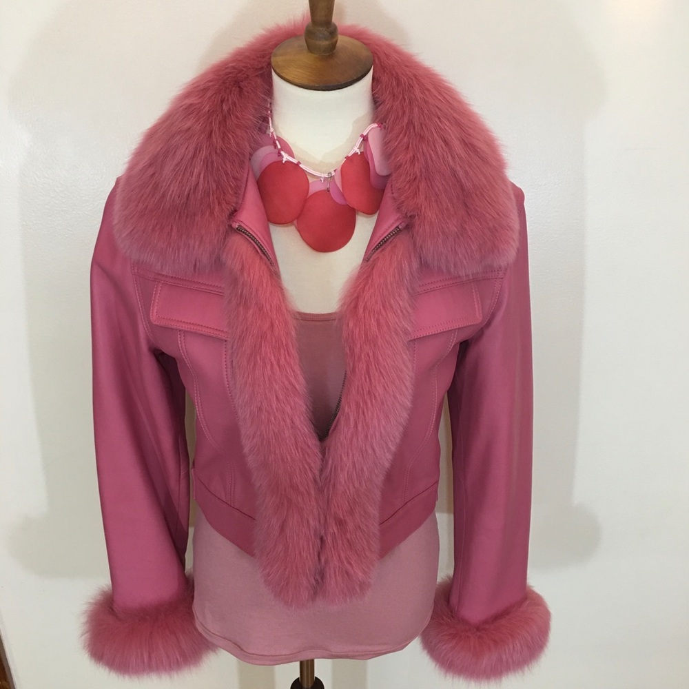 Leather and fox fur jacket! 🌸💕